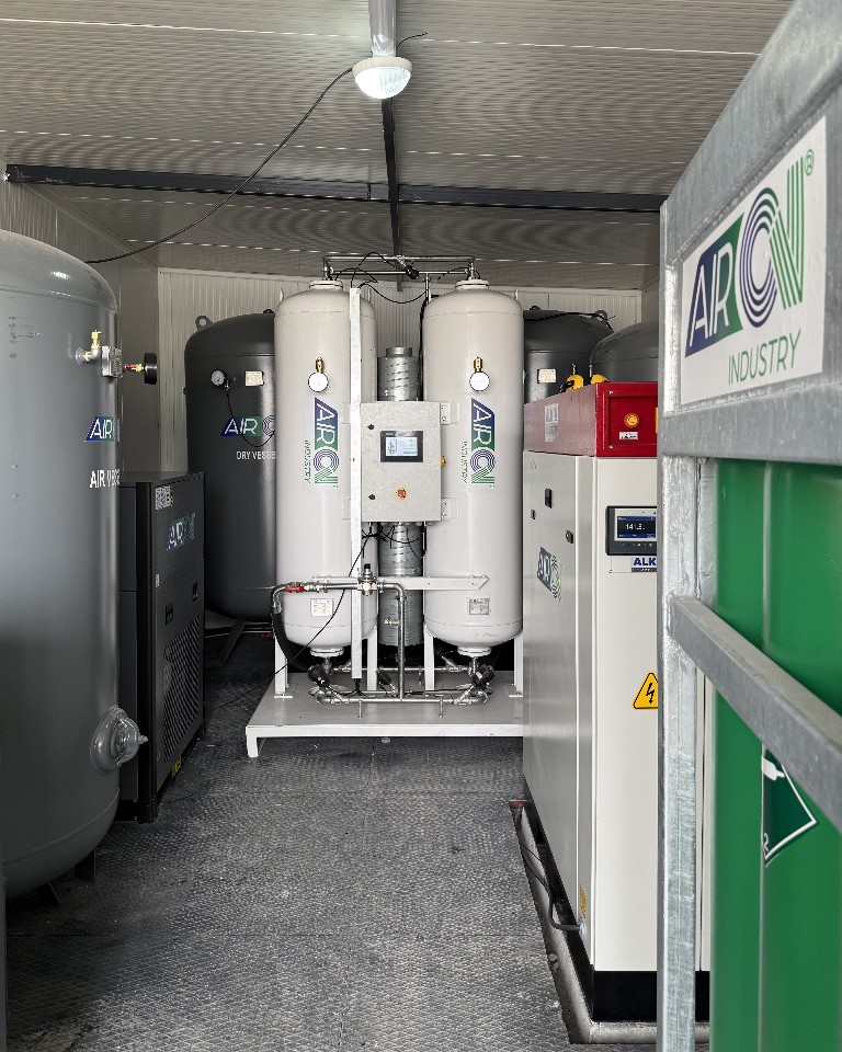 High Pressure Nitrogen Gas Production and Stock.